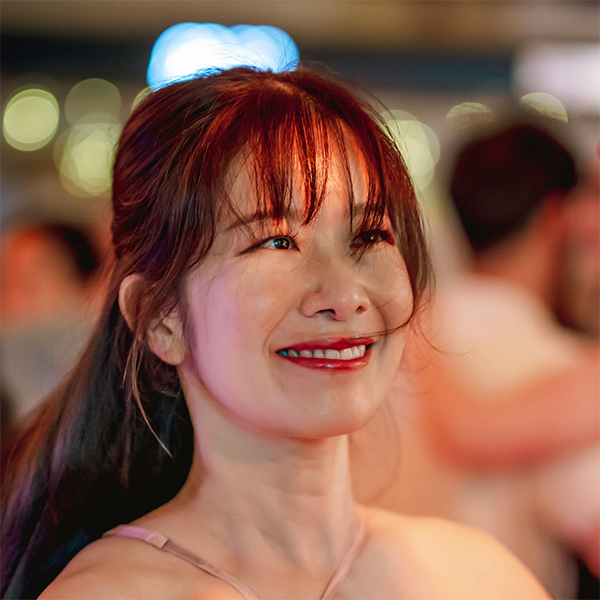 Laura Hong