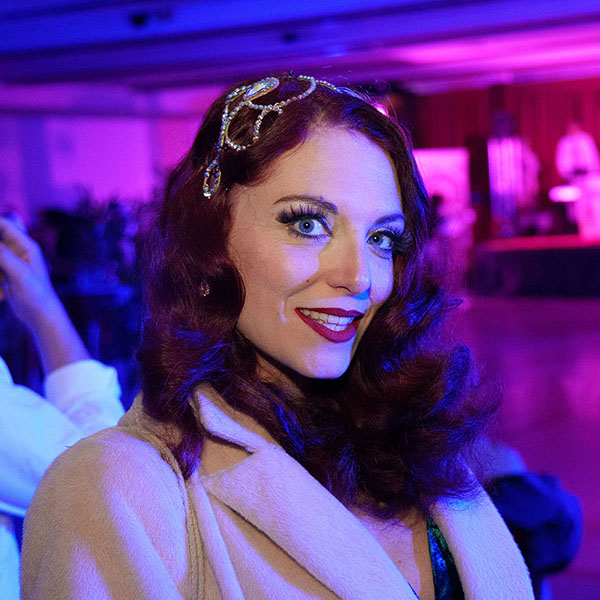 Sara Vianello (Miss Naturally Ginger)